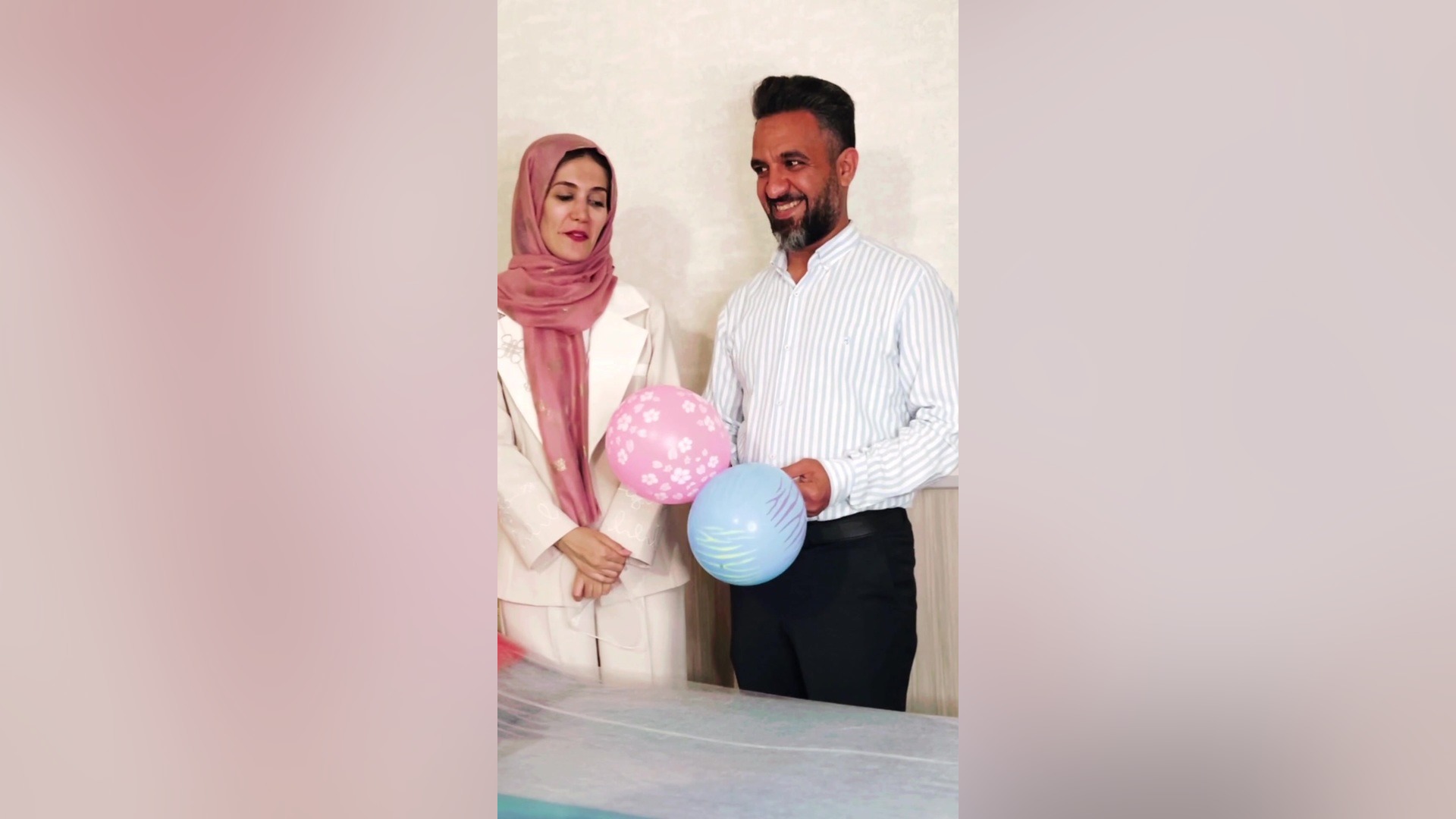 جشن کوچولوی تعیین جنسیت در کلینیک سونوگرافی دکتر مریم ابراهیمی مرکز تصویربرداری دکتر مریم ابراهیمی، مبنا-تهران