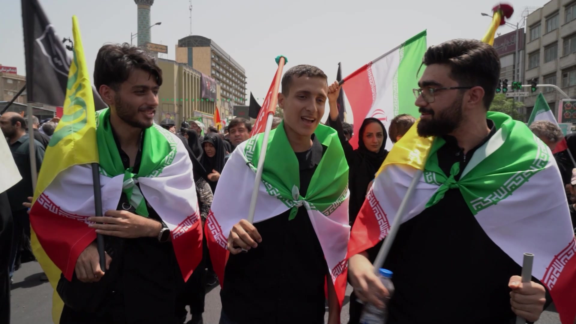ما اهل کوفه نیستیم، جان میدیم و می‌ایستیم
