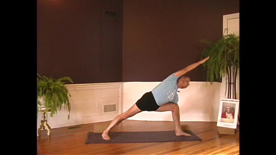 اجرای تمرین یوگا، اوتیتا پارشواکوناسانا «Utthita Parsvakonasana»