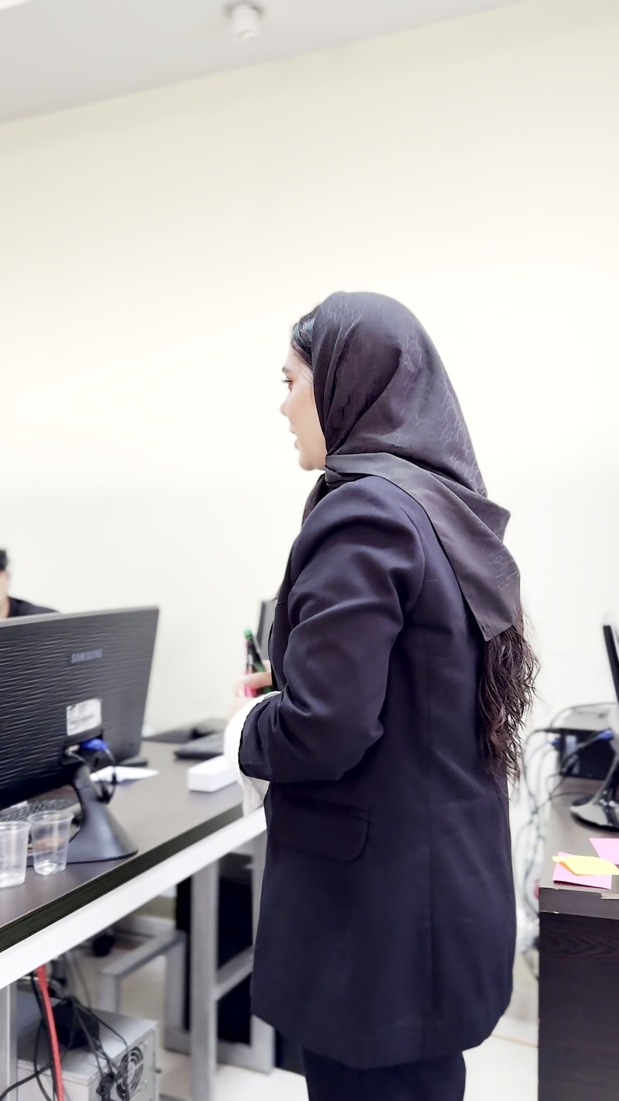 مونا محبی | نویسنده و مربی تخصصی درمان استرس و خودآگاهی