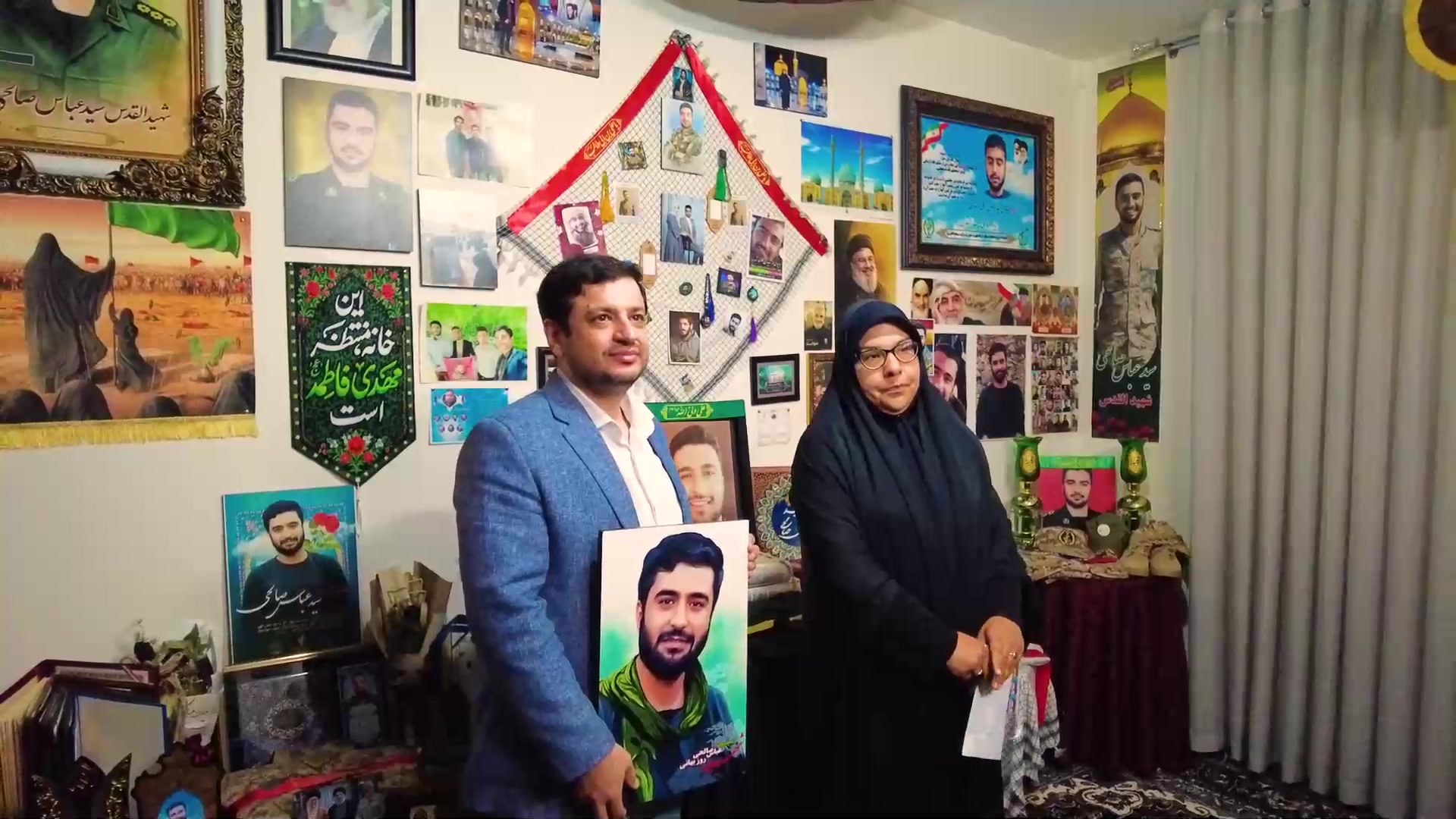 کلیپ/حضور استاد رائفی پور در منزل شهید سیدعباس صالحی