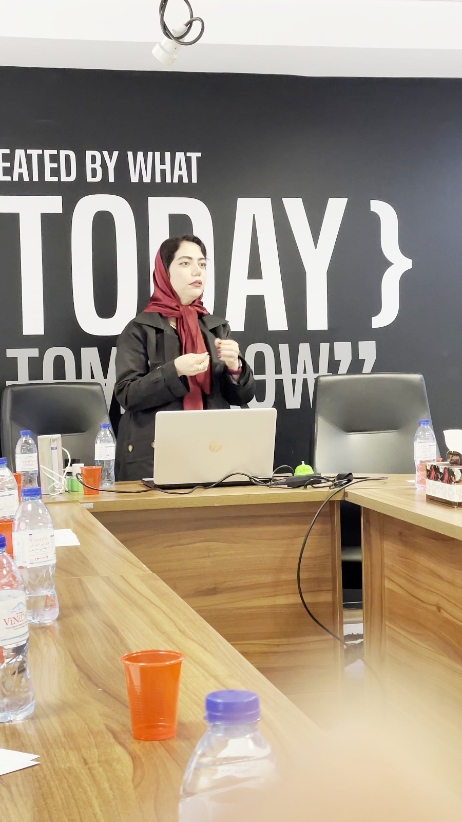 مونا محبی | نویسنده و مربی تخصصی درمان استرس و خودآگاهی