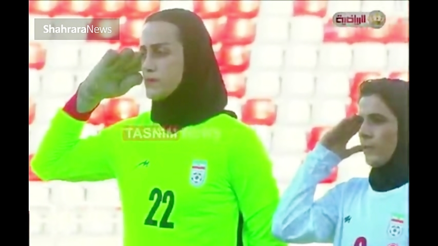 سلام نظامی بانوان فوتبالیست ایران قبل از شروع دیدار مقابل اردن(28تیر1404)