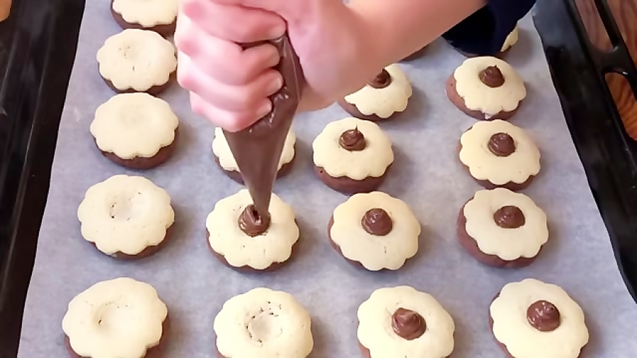 این شیرینی ها خیلی مناسب عید و مناسبت‌ها هستند و کنار چایی میچسبه