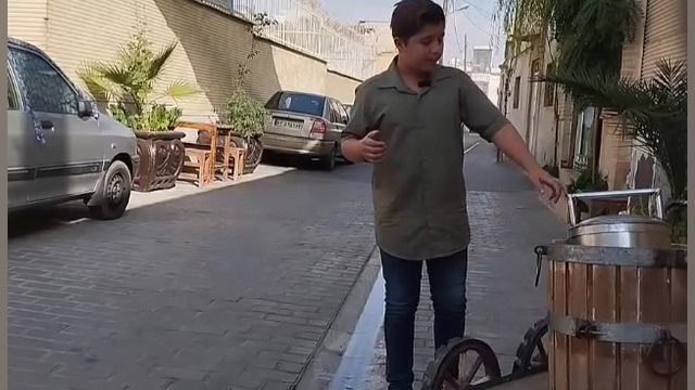فعالیت دانش آموزان متوسطه اول پسرانه، مسابقه گردشگری؛ تهیه فالوده با جوتی دماغ آلبالویی