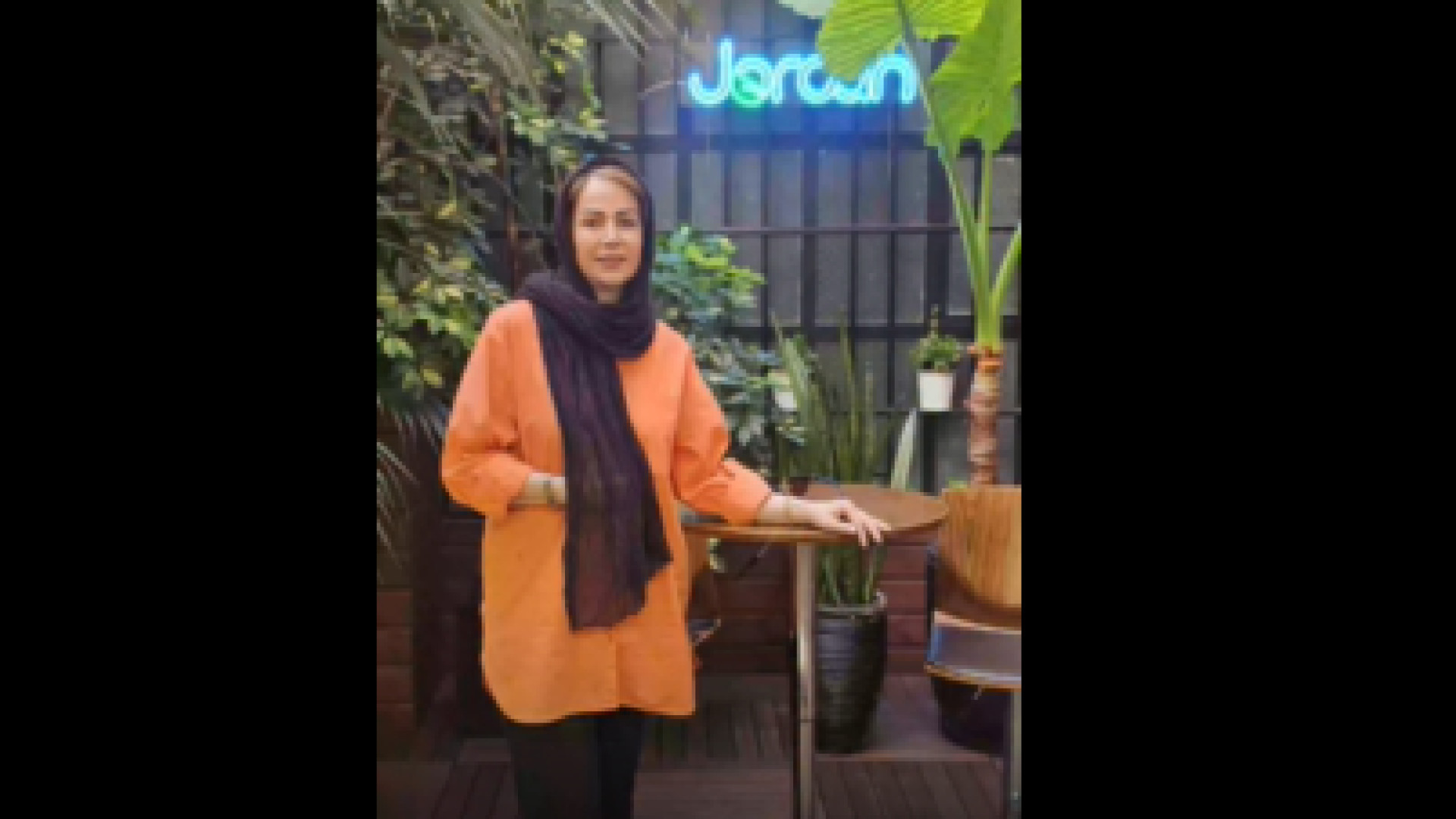 خانم نسرین نکیسا در آزمایشگاه جردن جراحی گوش