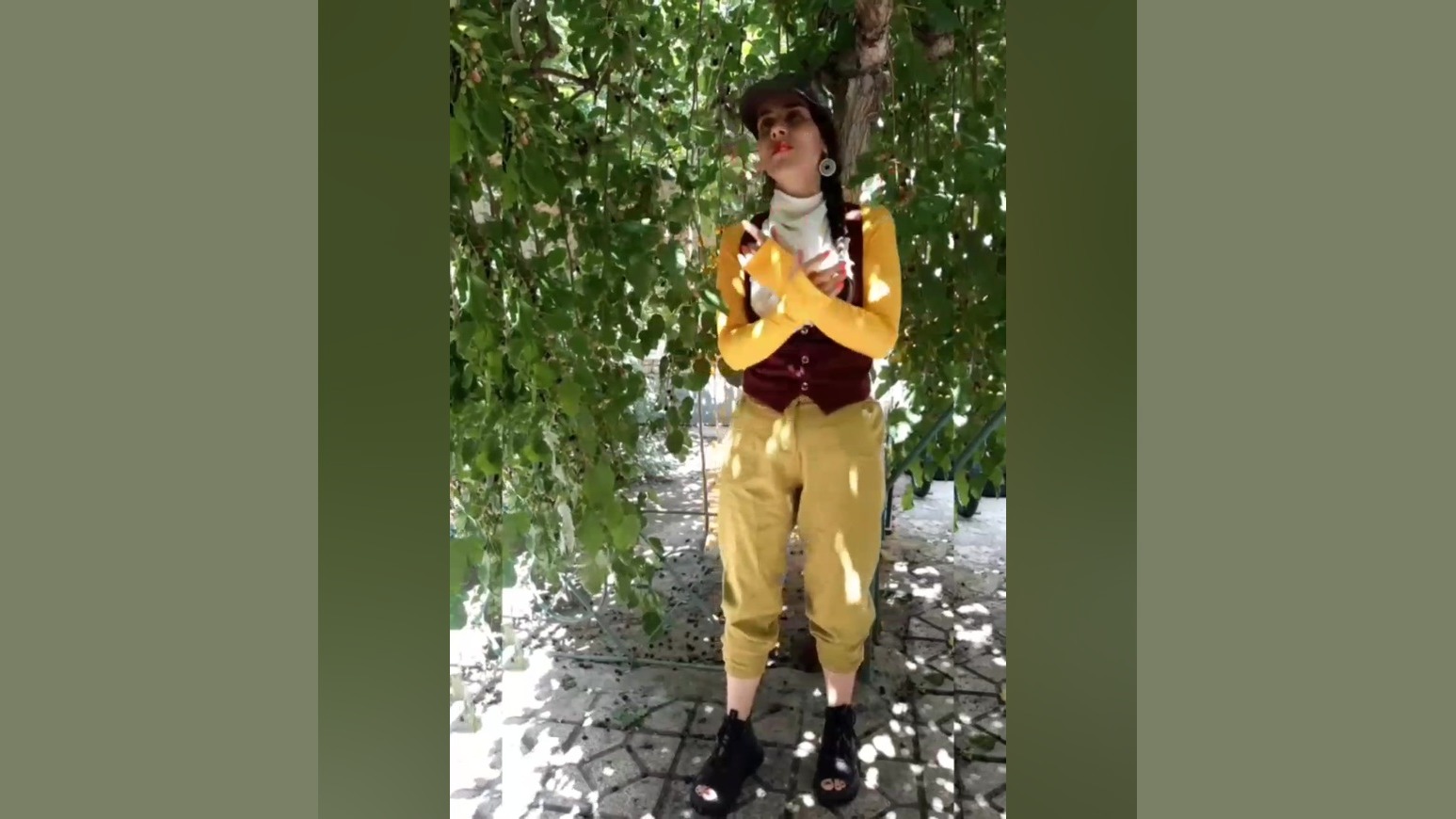 DENİZ : Dut Ağaci 2025 عصب‌کشی