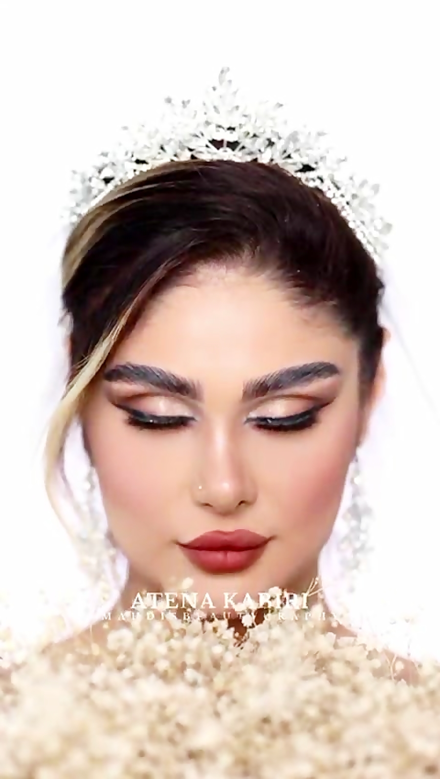 ارائه خدمات میکاپ عروس در سالن زیبایی آتنا کبیری