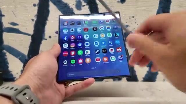 بررسی سامسونگ گلکسی زد فولد ۷: کمال مطلوب یک گوشی تاشو (با قیمت) بررسی سامسونگ گلکسی زد فولد ۷: کمال مطلوب یک گوشی تاشو (با قیمت)