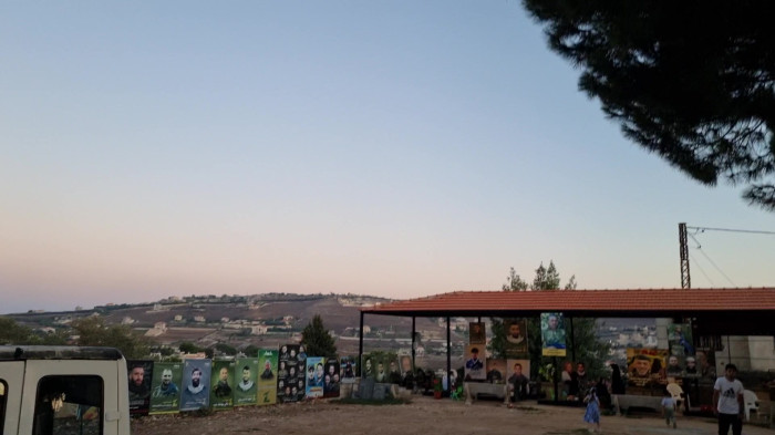 جولان پهپاد اسرائیل در بالای مزار شهدای بنت جبیل