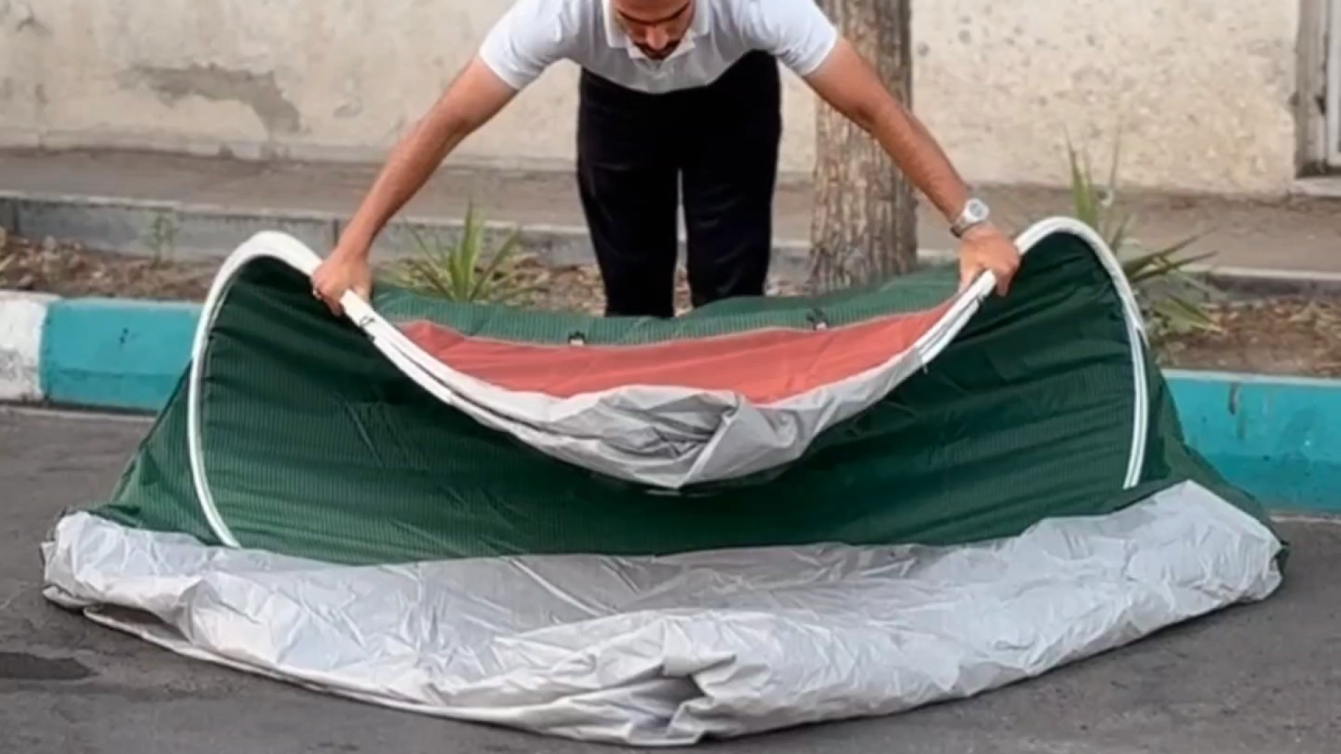 آموزش باز و بسته کردن چادر فنری مسافرتی