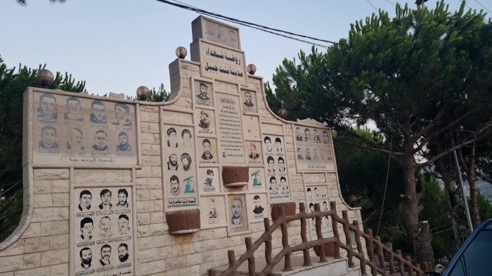 یادمان شهدا در جدار مزار شهدا