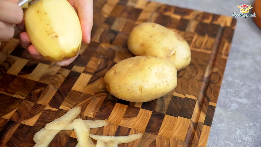 طرز تهیه سیب زمینی سرخ کرده در خانه! ترد و خوشمزه، فوق‌العاده آسان