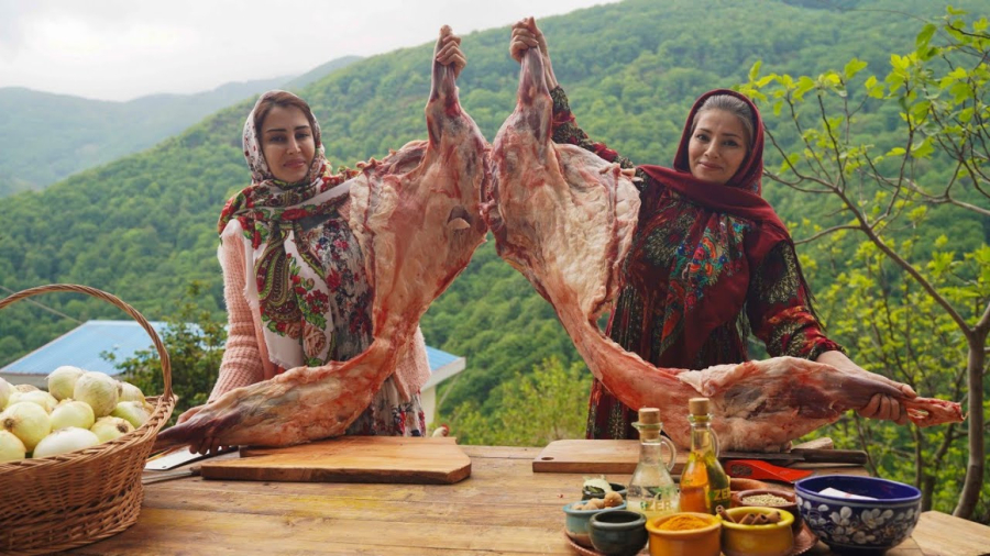 پخت قیمه نذری روستایی، طعم اصیل با گوشت تازه