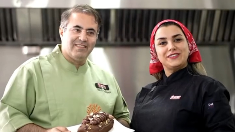 پخت کیک شیفون شکلاتی - اساتید آقای اکبر شهبازی و خانم غلام زاده