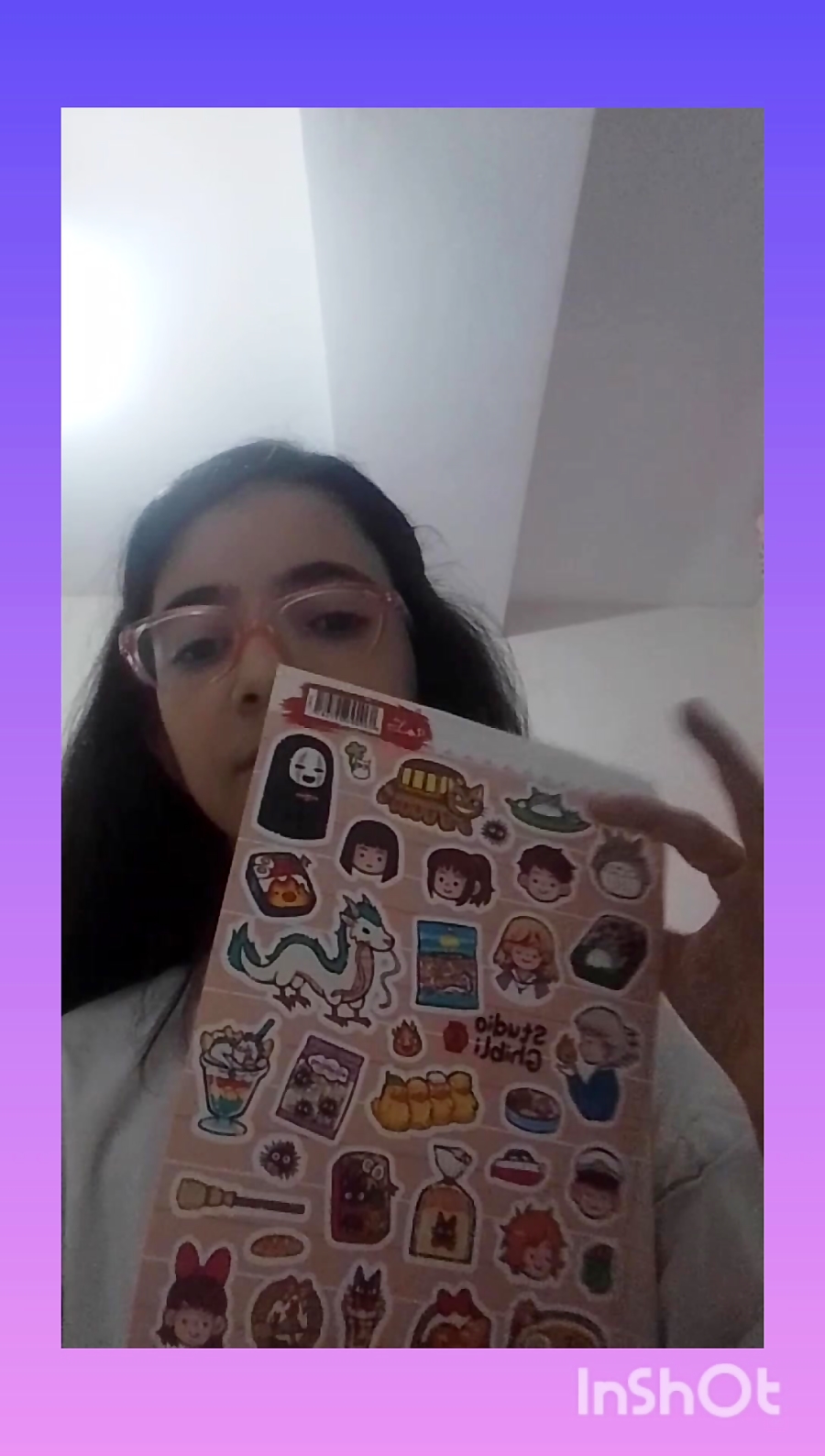 نشون دادن ناخن مصنوعی