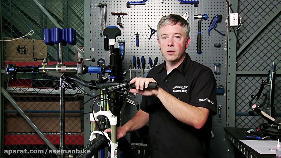 How To Bleed Shimano Deore XT Hydraulic Disc Brakes by Performance Bicycle