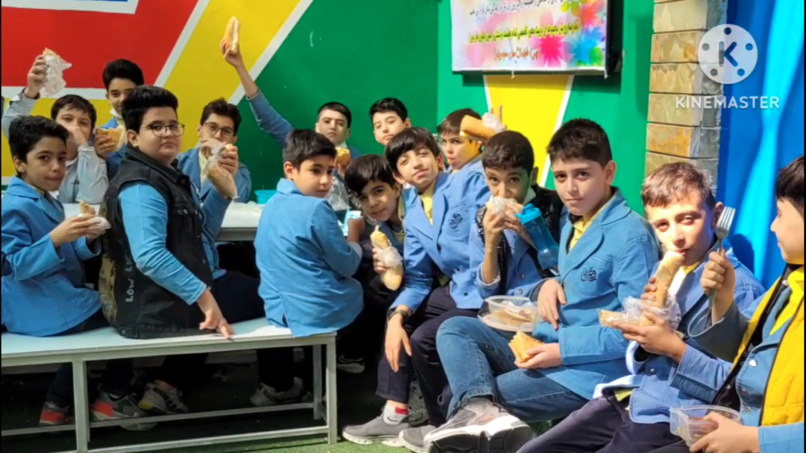 دبستان رویش_سفره سلامت و همدلی_همبرگر خانگی