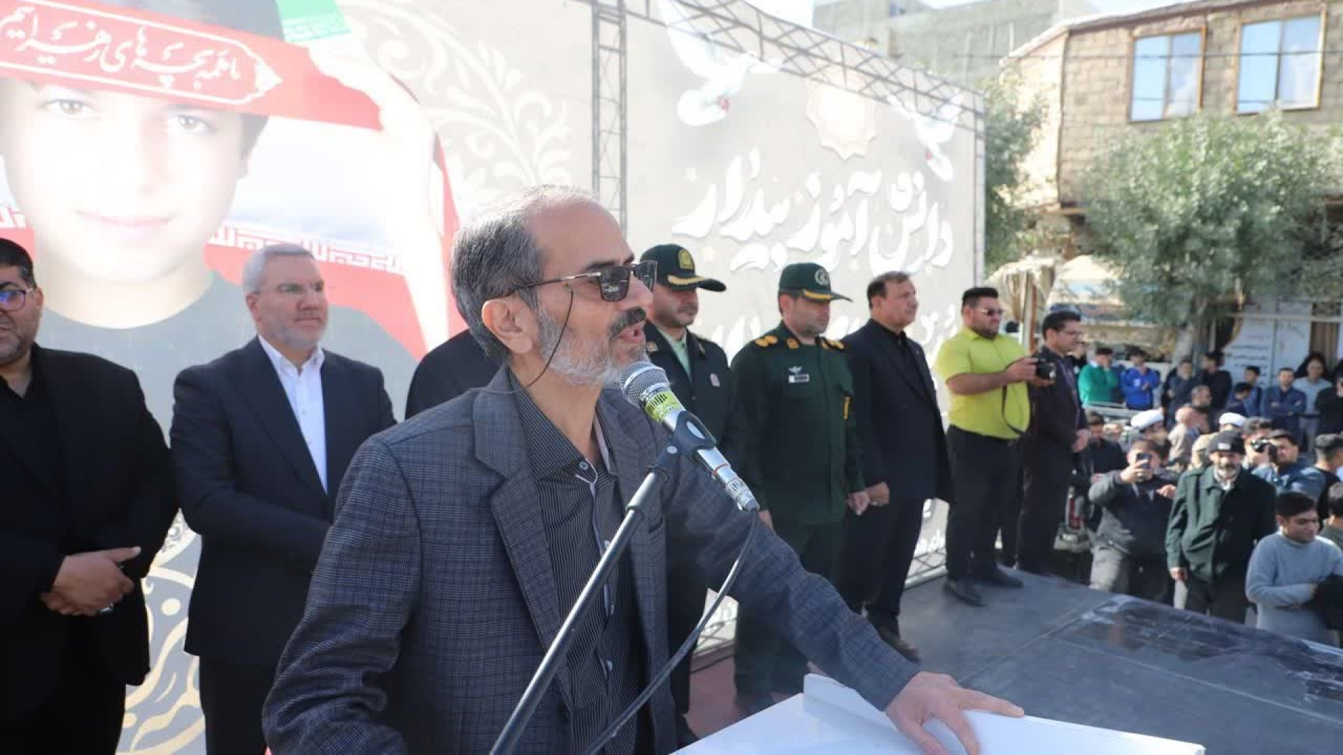 سخنرانی دکتر فشارکی در راهپیمایی 13 ابان گلستان