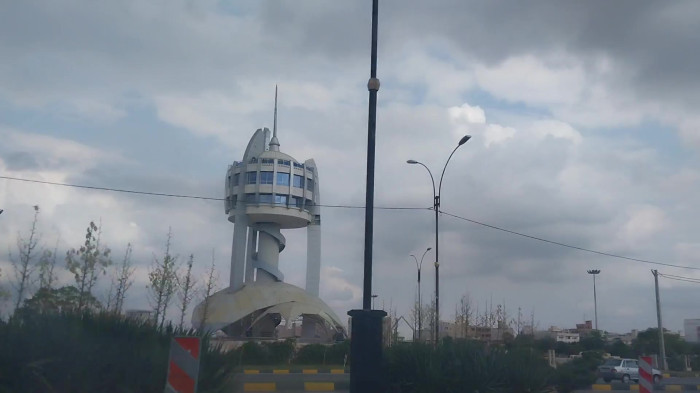 برج گرگان در وسط میدان بسیج