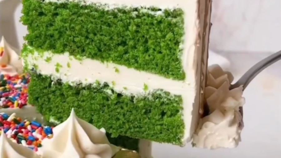 کیک خامه ای سبز زیبا و خوشرنگ | لوازم قنادی بهگز