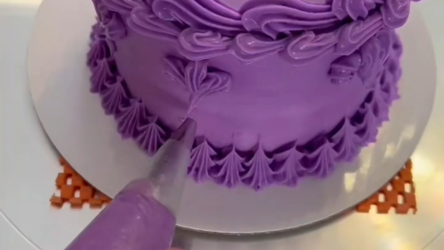 کیک تولد بنفش شیک و زیبا | لوازم قنادی بهگز