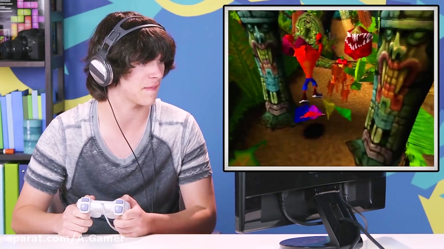 CRASH BANDICOOT (Original PlayStation) (Teens React: Retro Gaming)