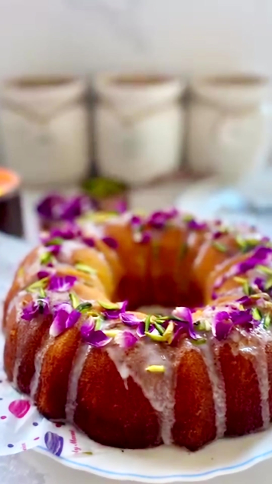 کاربرد اسانس خوراکی گل محمدی در شیرینی‌ پزی | لوازم قنادی بهگز