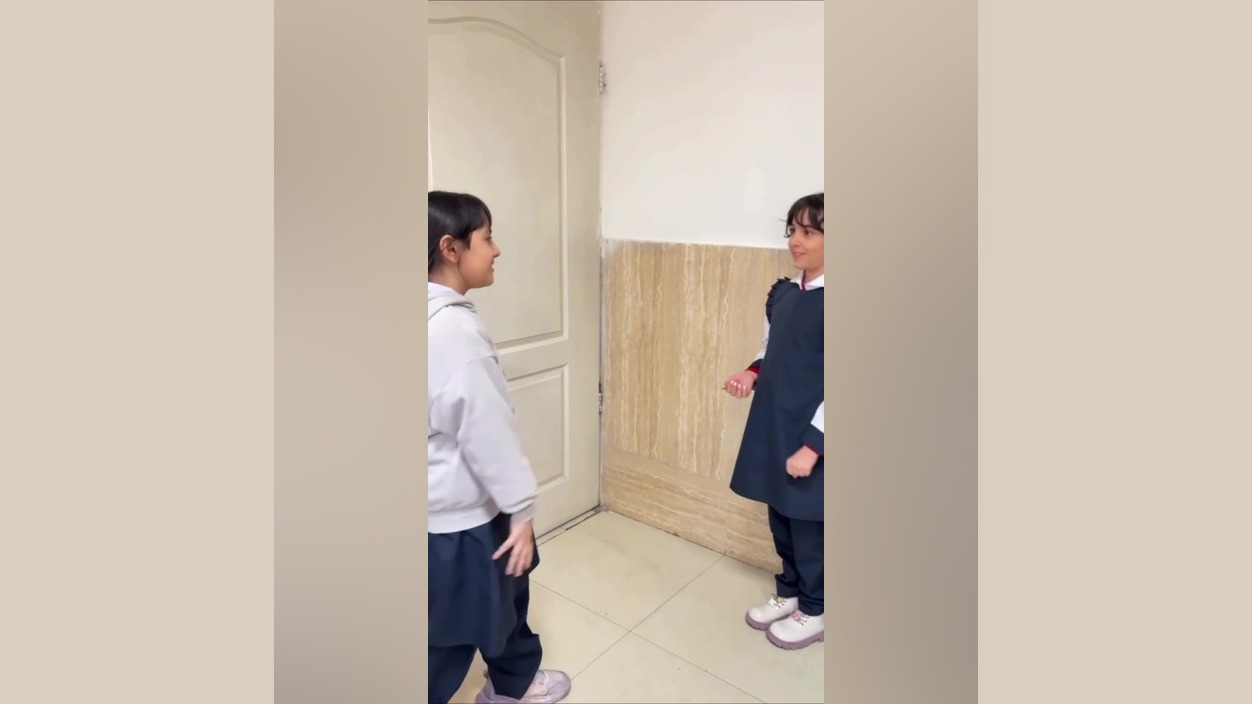 روز خرید سرگرم کننده!  🏷️💵 Girls of Family and Friends 2 خرید به زبان انگلیسی را بیاموزید 🛍️✨ |  معلم فاطمه سعیدی