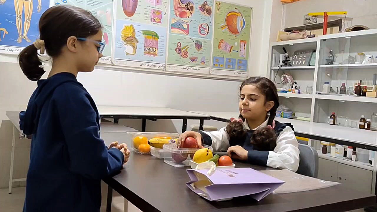 🍎 “How Much Is That Apple?” 🛒🗣️✨ | Family & Friends 3 Fruit Shop Role-Play with Miss Khalajzadeh!
