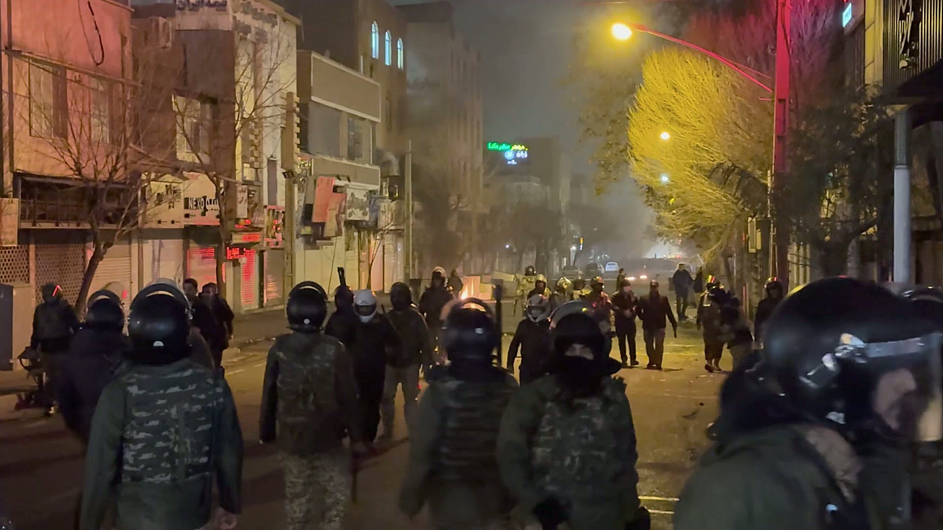 جان بر کفانی که حافظ امنیت کشورند