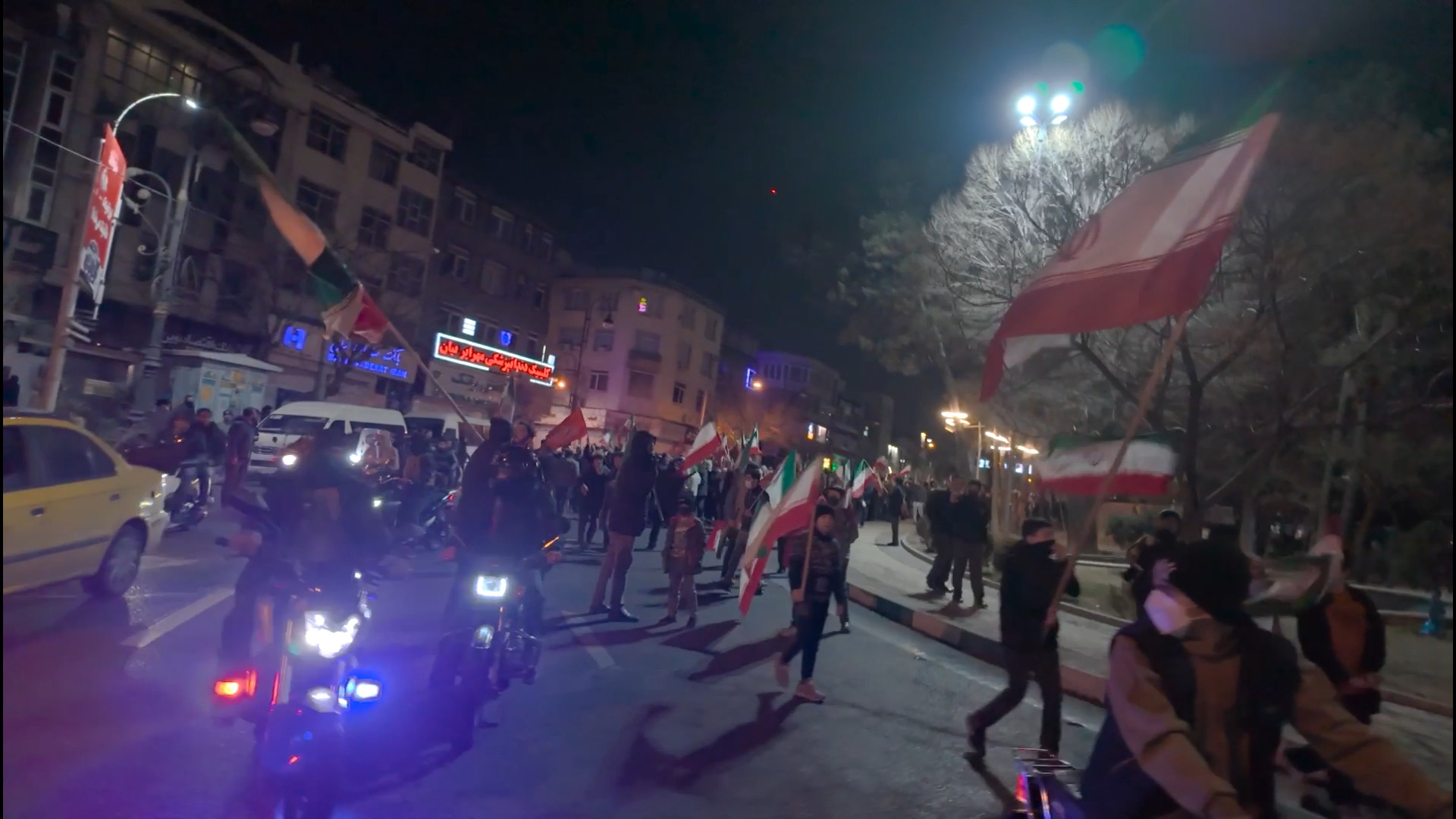 اعتراض داریم ولی مشکلات باید درون خودمون حل بشه نه با اغتشاش