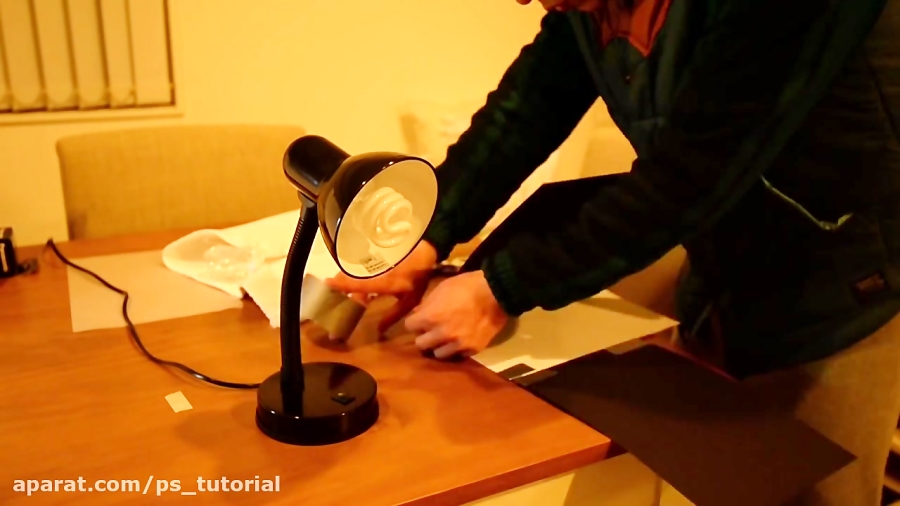 How to set up a DIY desktop product photography table