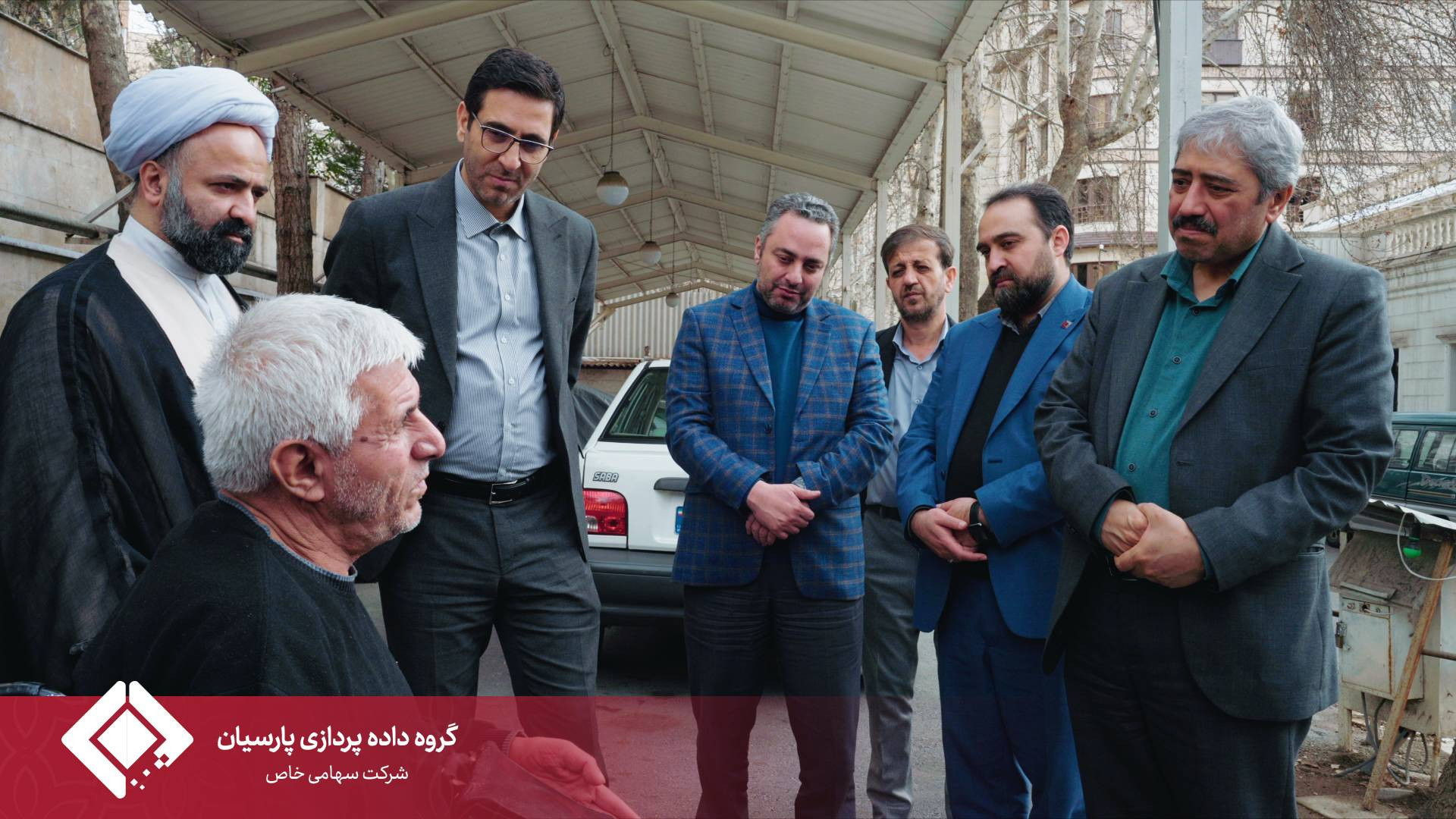 همزمان با ایام الله دهه فجر انقلاب اسلامی دیدار مدیر عامل و جمعی از مدیران گروه داده‌پردازی پارسیان با جانبازان قطع نخاعی مرکز امام خمینی (ره)