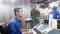 اجرا اهنگ من عاشق تو هستم &quo...