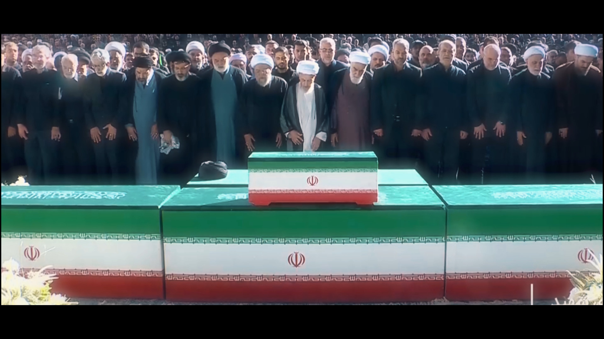 آخرین دیدار؛ اقامه نماز بر پیکر مطهر امام شهید امت