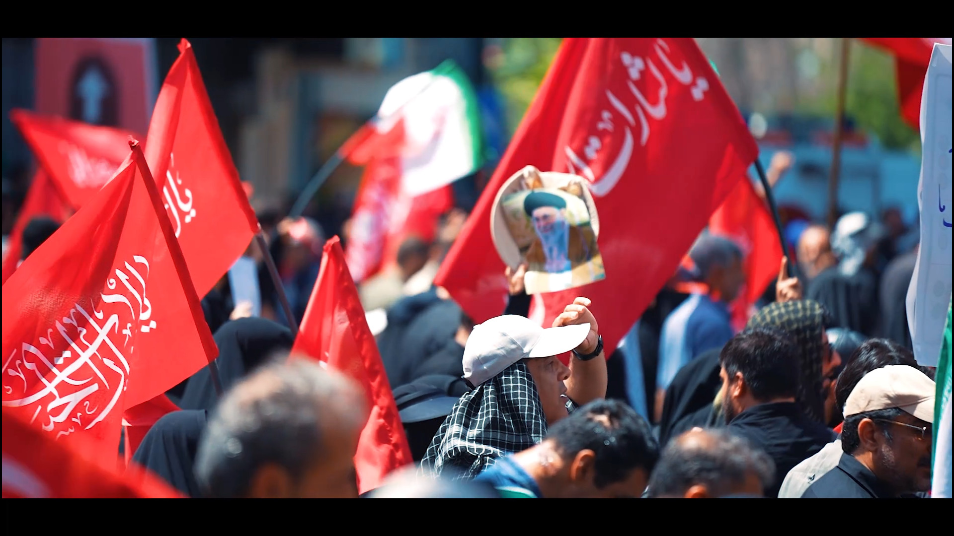 حماسه تشییع خون‌خواهانه رهبر شهید ایران اسلامی