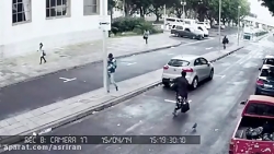 عاقبت کار با موبایل هنگام رانن...