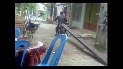 آخر خنده حمل تیر آهن با موتور‬