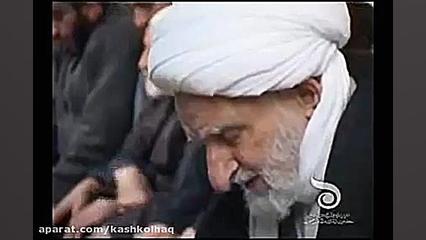 نماز خواندن آیت الله بهجت_گریه کردن آیت الله بهجت در نماز بیماری منیر