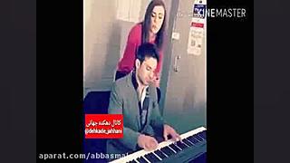 سوت زدن بسیار زیبای یک زن کله عنکبوت