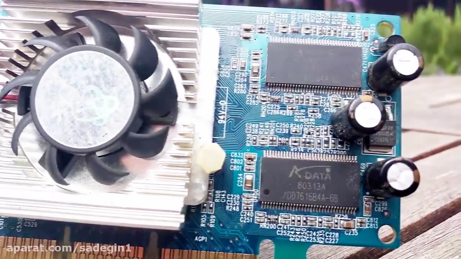 The WORST Graphics Card The Geforce2MX400