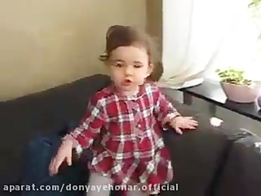 آدرینا خودشو معرفی  می کنه Persian Baby Introduces herself زمان83ثانیه