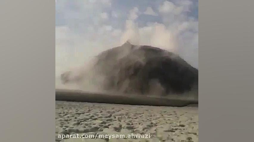 لحظه عجیب و تماشایی انفجار کوه گل افشان تیک‌تاک