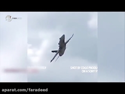 لحظه بیرون پریدن خلبان از جت ج...