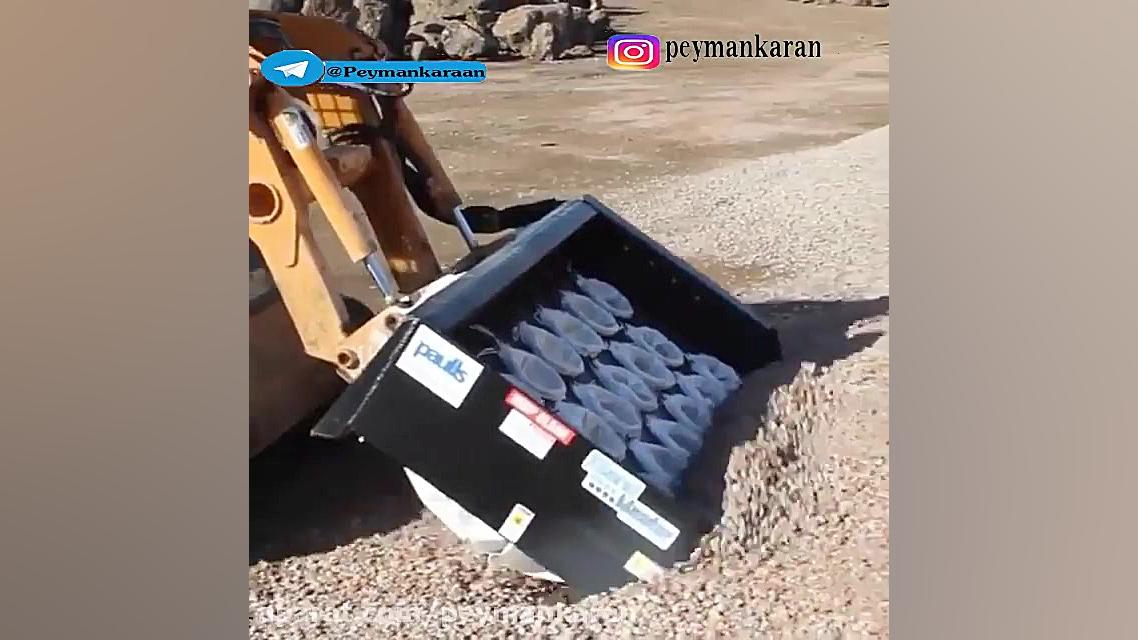 سیستم بابکت که اتوماتیک کیسه ها را شن و ماسه پُر می کند
