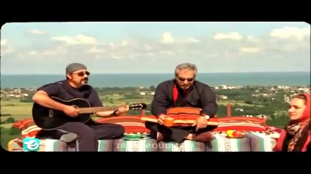 خوندن آهنگ هایــده توسط بازیگران فیلم پل چوبی *خیلی قشنگه* زمان137ثانیه