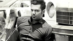 بـــخند تـا دنیا به من بـخنــد...