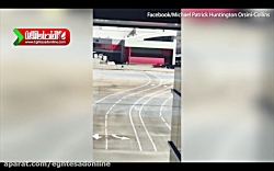 حرکت یک چمدان در باند فرودگاه...