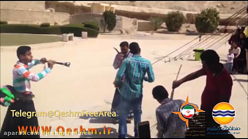 پوستر کوچک